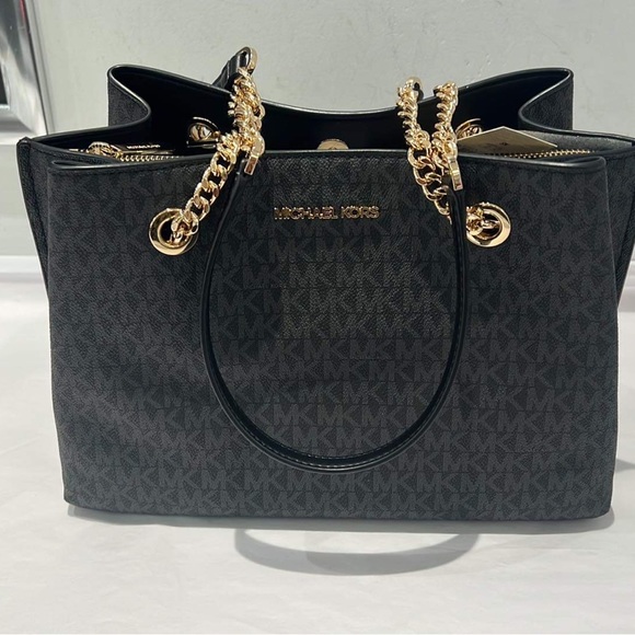 Michael Kors Teagan Satchel - Picture 5 of 5